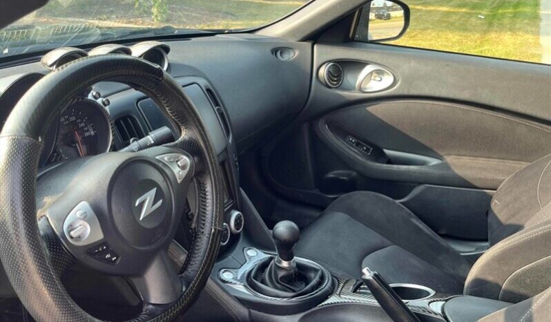 
								2017 Nissan 370Z  6 Speed Manual full									