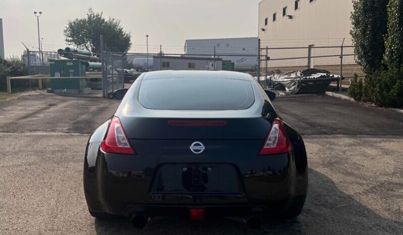 
								2017 Nissan 370Z  6 Speed Manual full									