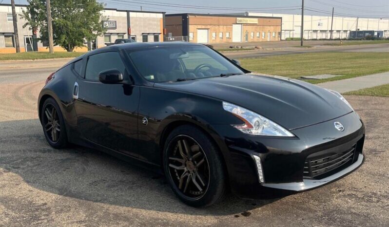 
								2017 Nissan 370Z  6 Speed Manual full									
