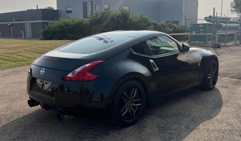 
								2017 Nissan 370Z  6 Speed Manual full									