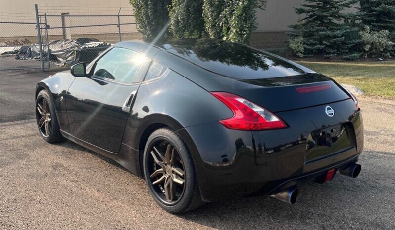 
								2017 Nissan 370Z  6 Speed Manual full									