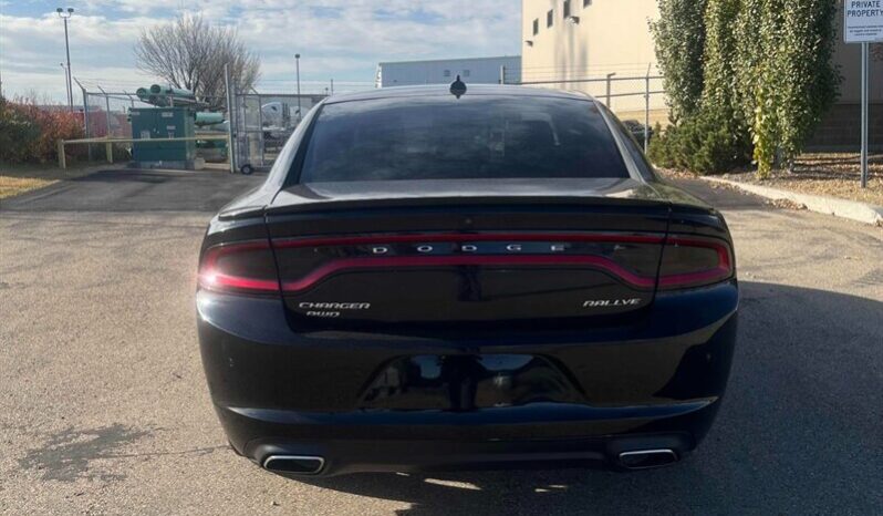 
								2017 Dodge Charger SXT Rallye AWD full									