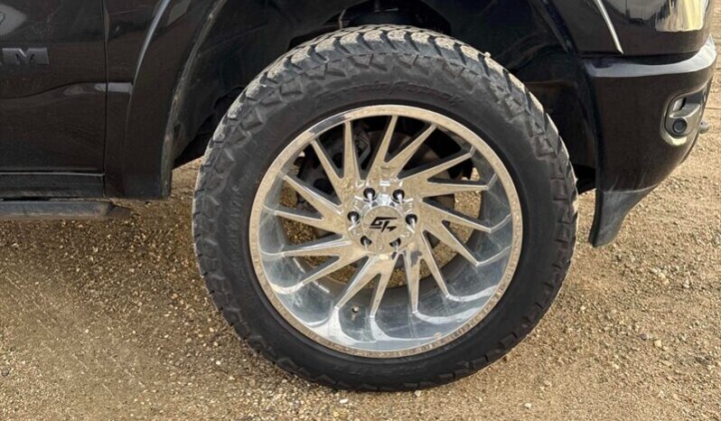 
								2020 RAM 1500 Limited Black Package Crew Cab 4×4 full									