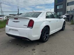 
										2022 Chrysler 300 Series S V6 full									