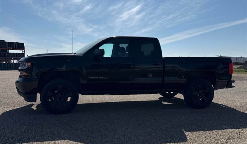 
								2018 Chevrolet Silverado 1500 Custom 4X4 full									