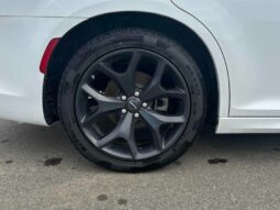 
										2022 Chrysler 300 Series S V6 full									