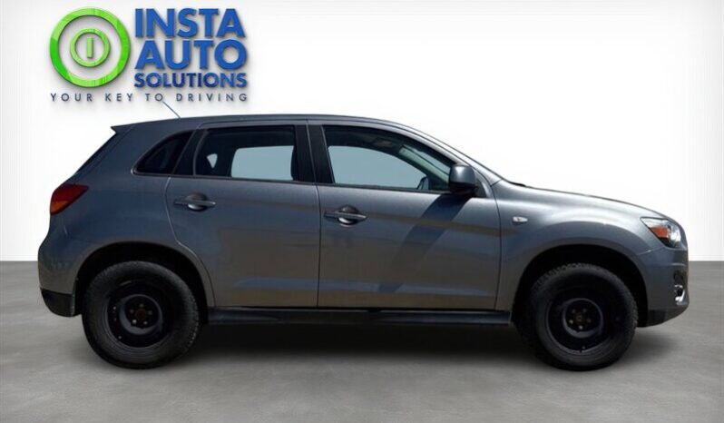 
								2015 Mitsubishi RVR SE full									