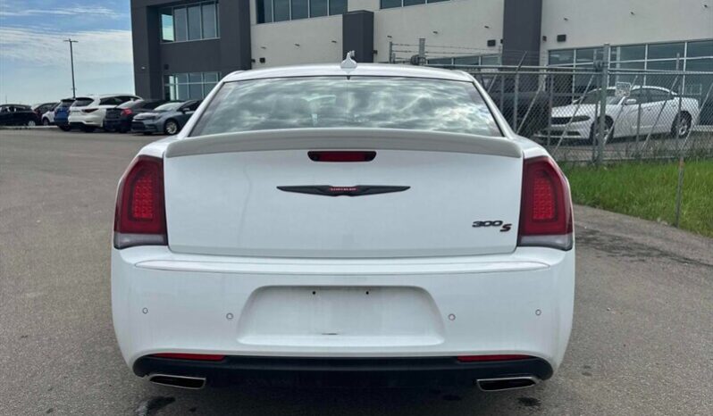 
								2022 Chrysler 300 Series S V6 full									