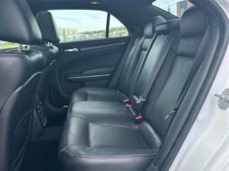 
										2022 Chrysler 300 Series S V6 full									