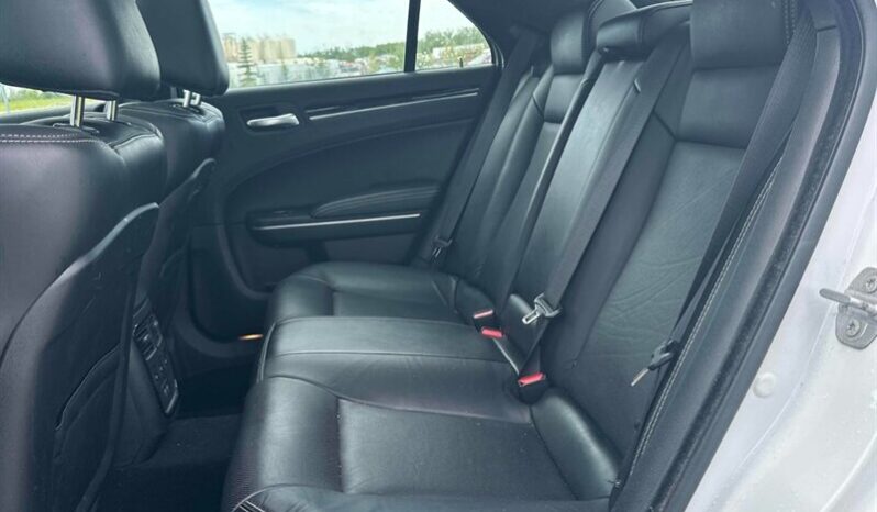 
								2022 Chrysler 300 Series S V6 full									