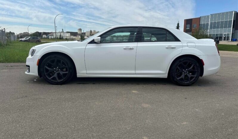 
								2022 Chrysler 300 Series S V6 full									