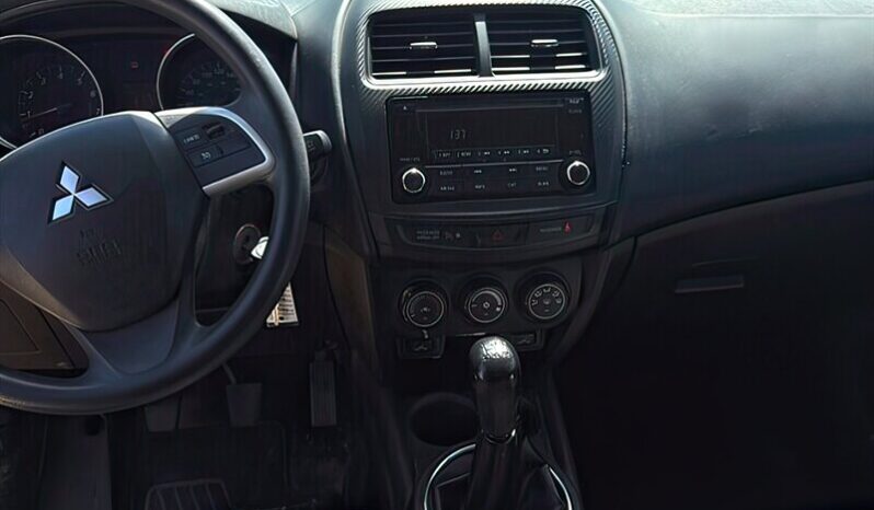 
								2015 Mitsubishi RVR SE full									