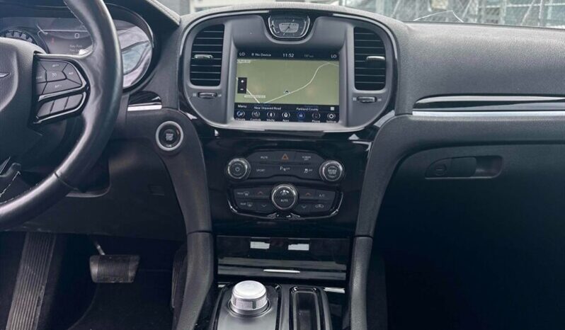 
								2022 Chrysler 300 Series S V6 full									