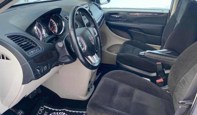 
								2017 Dodge Grand Caravan SXT PLUS “STOW N GO” full									