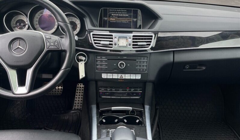 
								2016 Mercedes-Benz E-Class E 400 4MATIC AWD full									