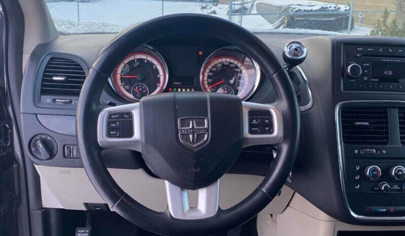 
								2017 Dodge Grand Caravan SXT PLUS “STOW N GO” full									