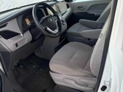 
										2017 Toyota Sienna L 7-Passenger full									