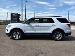 
										2019 Ford Explorer XLT AWD full									