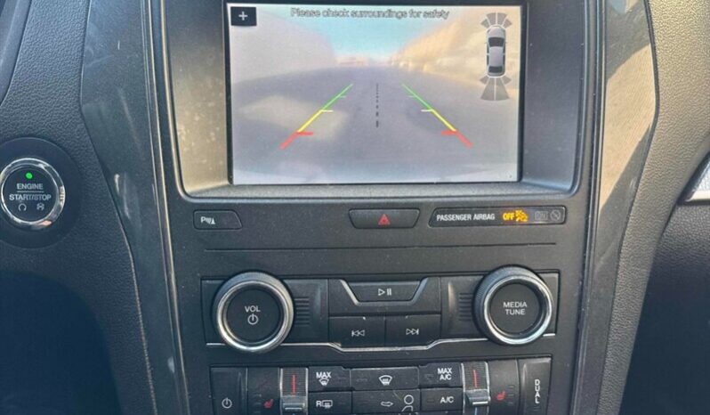 
								2019 Ford Explorer XLT AWD full									