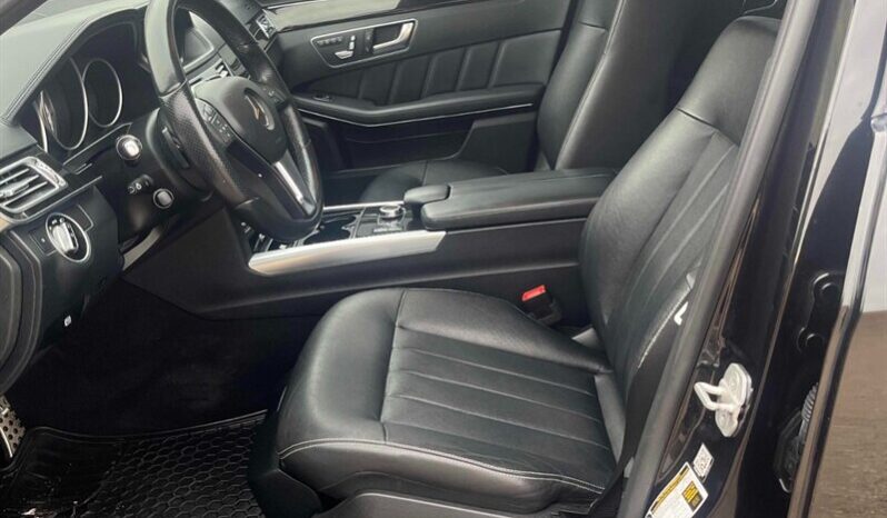 
								2016 Mercedes-Benz E-Class E 400 4MATIC AWD full									