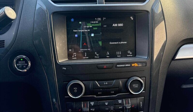 
								2019 Ford Explorer XLT AWD full									