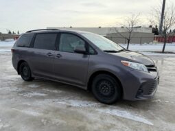 
										2019 Toyota Sienna LE 8-Passenger full									