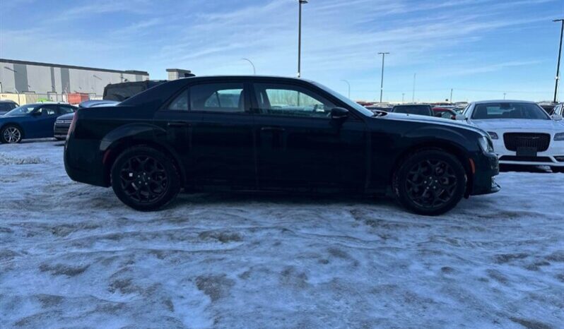 
								2023 Chrysler 300 Series S AWD full									