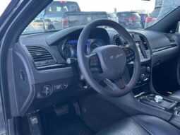 
										2023 Chrysler 300 Series S AWD full									