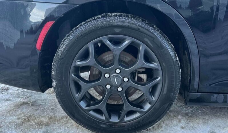 
								2023 Chrysler 300 Series S AWD full									