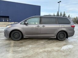 
										2019 Toyota Sienna LE 8-Passenger full									
