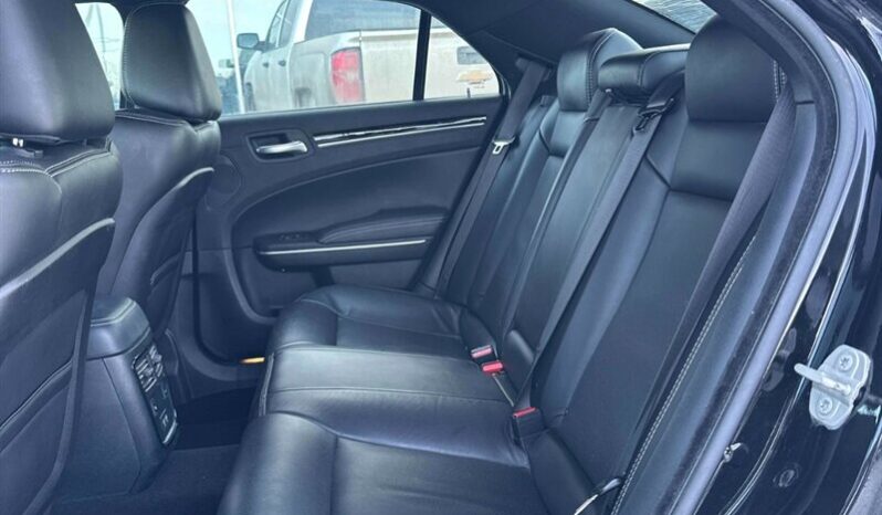 
								2023 Chrysler 300 Series S AWD full									