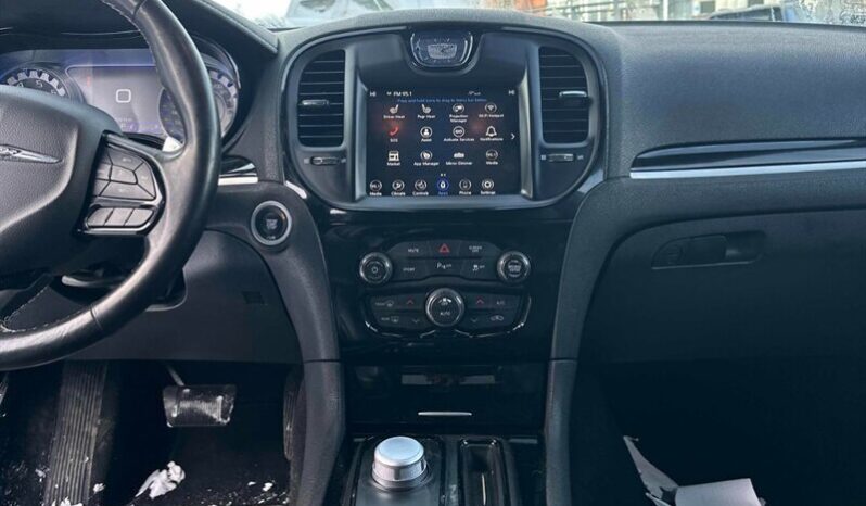 
								2021 Chrysler 300 Series S AWD full									