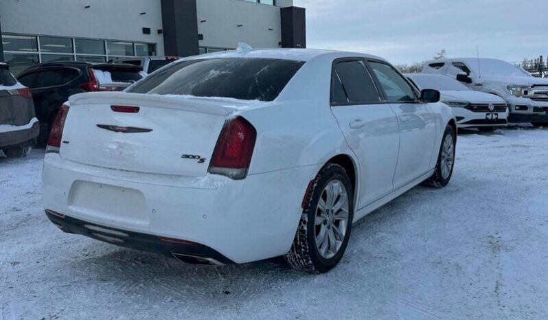 
								2021 Chrysler 300 Series S AWD full									
