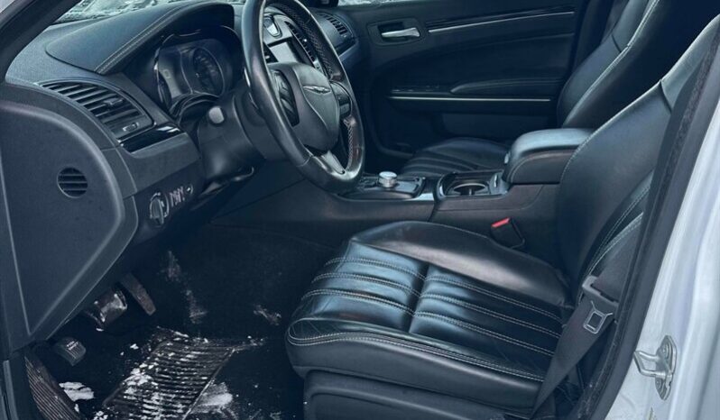 
								2021 Chrysler 300 Series S AWD full									