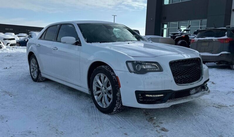 
								2021 Chrysler 300 Series S AWD full									