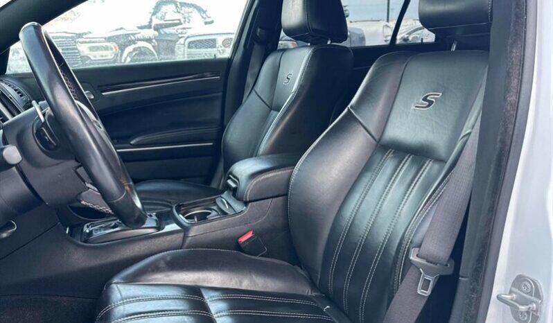 
								2021 Chrysler 300 Series S AWD full									