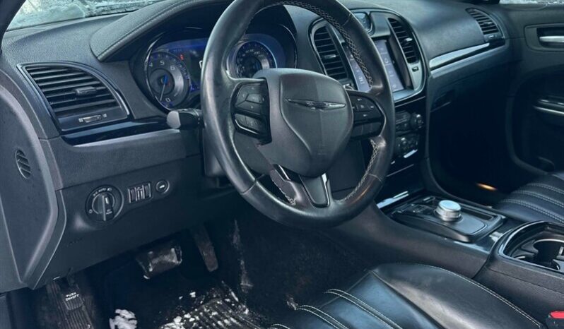 
								2021 Chrysler 300 Series S AWD full									